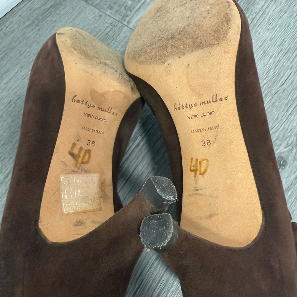 Bettye Muller Brown Suede Heeled Booties Size 8 - Picture 7 of 7